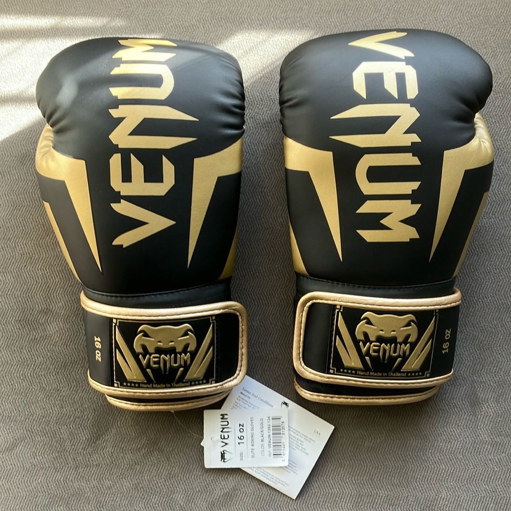 BRAND NEW Venum 16oz Velcro Boxing Gloves in Black & Gold